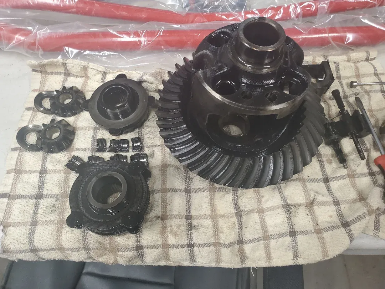 Rear differential ring and pinion gear rebuild